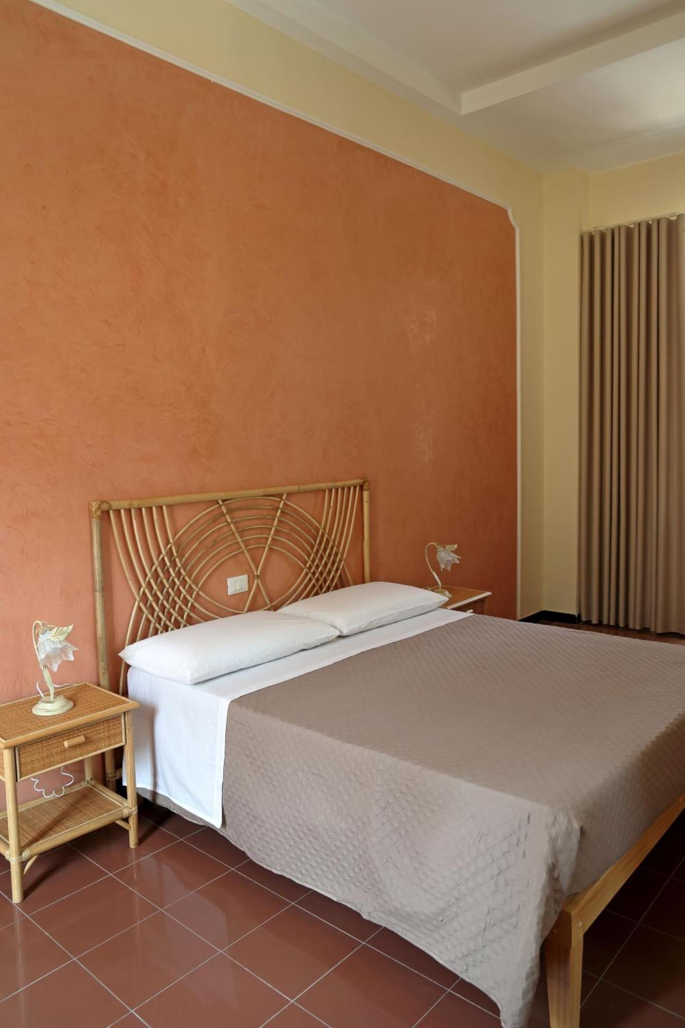 Hotel Della Piazza Pizzo  Exteriör bild